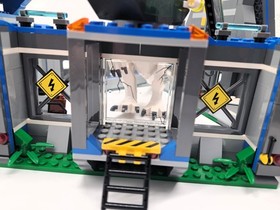 LEGO Jurassic World Indominus Rex Breakout 75919 Complete W/Manual No Box