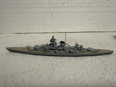 German Battleship GNEISENAU-KM Cast Model Ship