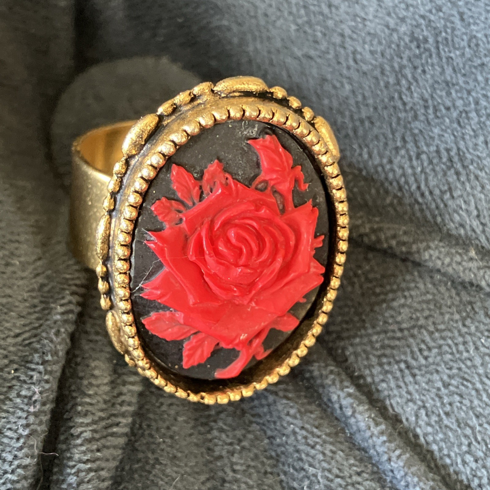 Vtg RED Rose Cameo Ring Adjustable Gold Tone