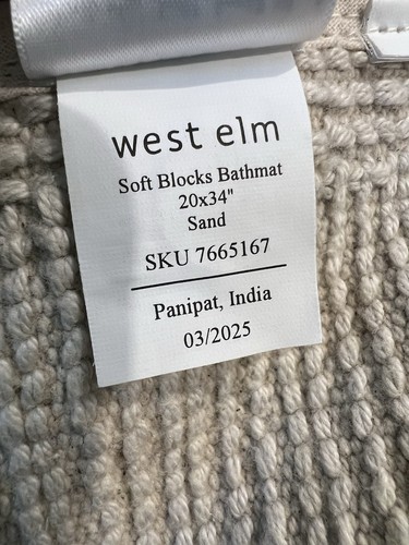 Alfombrillas de baño West Elm Soft Blocks~Juego de 2 arena~Leer - Imagen 2 de 3