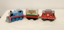 2002 Thomas Take-N-Play Along Diecast Holiday Snow Globe Plow Magnetic Train
