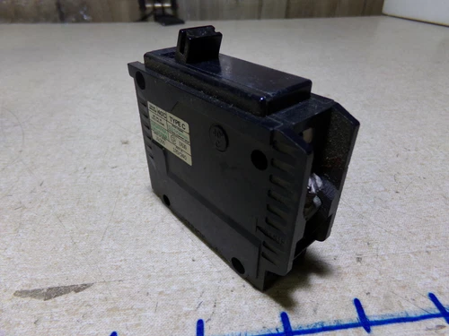 Sylvania 15A Single Pole Circuit Breaker *FREE SHIPPING*