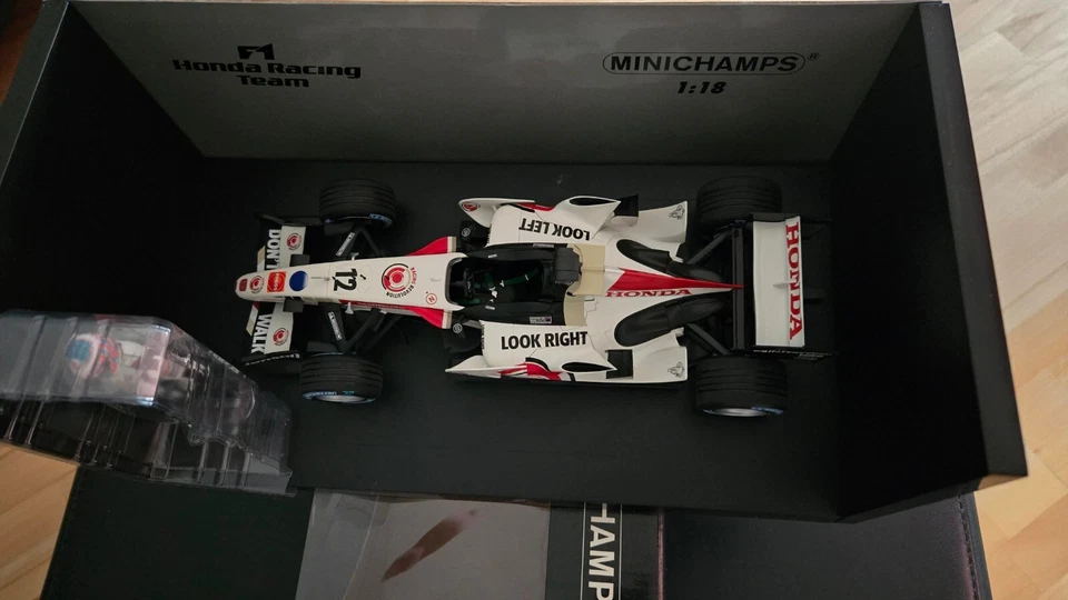 Minichamps F1 Honda RA 106 1:18 J. Button 1.Sieg - Bild 2 von 2