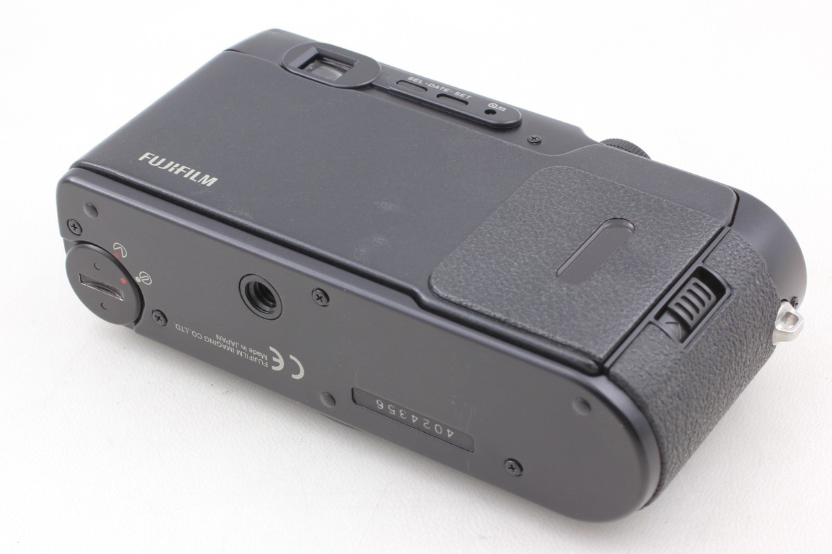 Mint] Fujifilm Klasse W Black 28mm f2.8 Point & Shoot 35mm Film