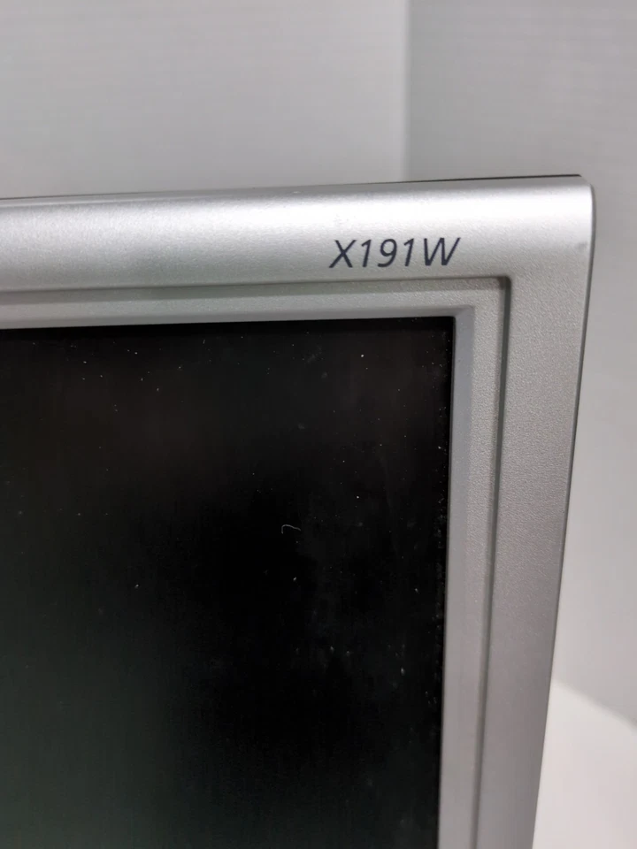 Acer X191W 19" Monitor With 2 Outputs HDMI and Reg PC  Tested Works  - Image 3 of 4