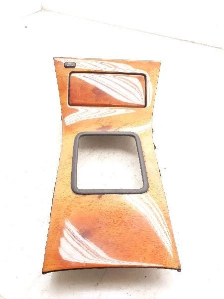 Lexus LS400 1999 montaje de bisel de cambio de grano de madera Foto 2 de 4