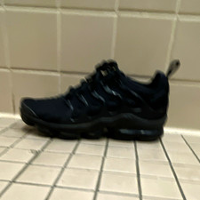 Nike Air VaporMax Plus Men  s Black Low Top Lace Up Cushioned Sneakers 8.5