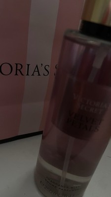 Victoria's Secret Velvet Petals Fragrance Mist 8.4 fl oz / 250 mL