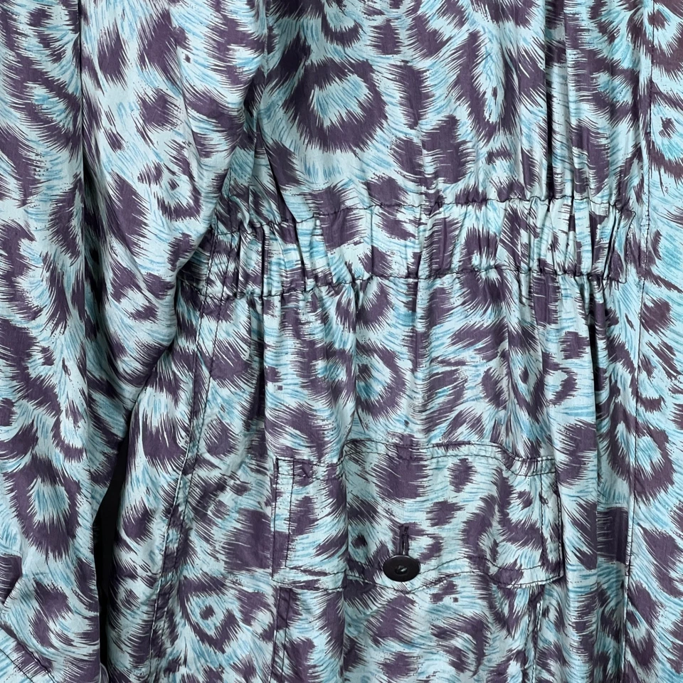 Camiseta Diane Gilman para mujer L verde seda utilitaria bolsillos geométricos con botones Foto 3 de 4