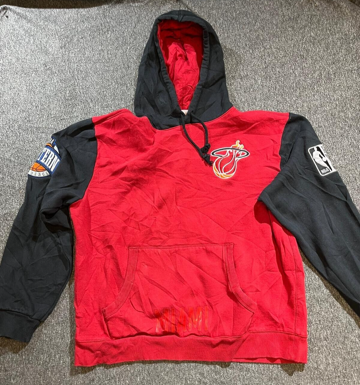 Mitchell & Ness NBA HWC Miami Heat Eastern Conference Red Hoodie XL