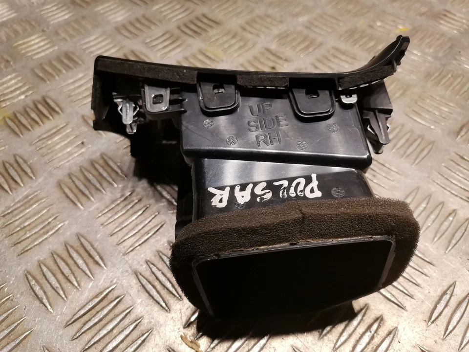 NISSAN Pulsar Hatchback C13 Cruscotto Traspirante 68761-3ZP0A Foto 2 de 4