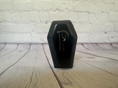 Adorable Black Coffin Casket Salt and Pepper Shakers Halloween Goth Home Decor - Picture 4 of 7