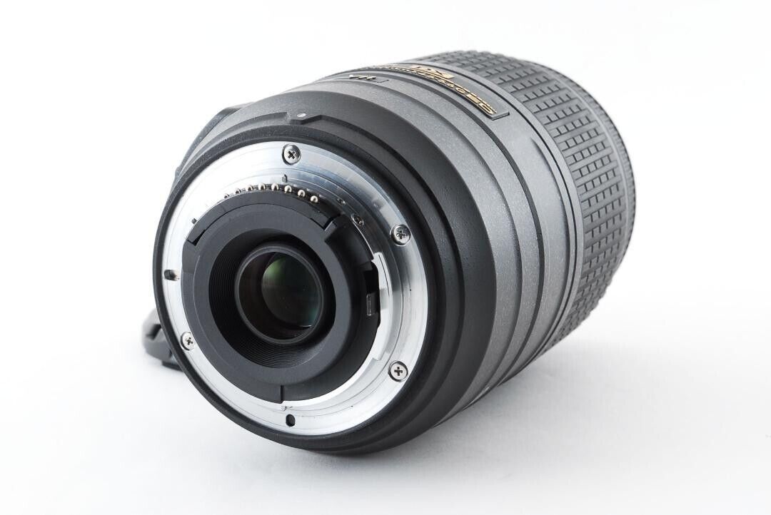 Near Mint Nikon AF-S DX NIKKOR 55-300mm F/4.5-5.6 G ED VR Near Mint Nikon AF-S DX NIKKOR 55-300mm F/4.5-5.6 G ED VR