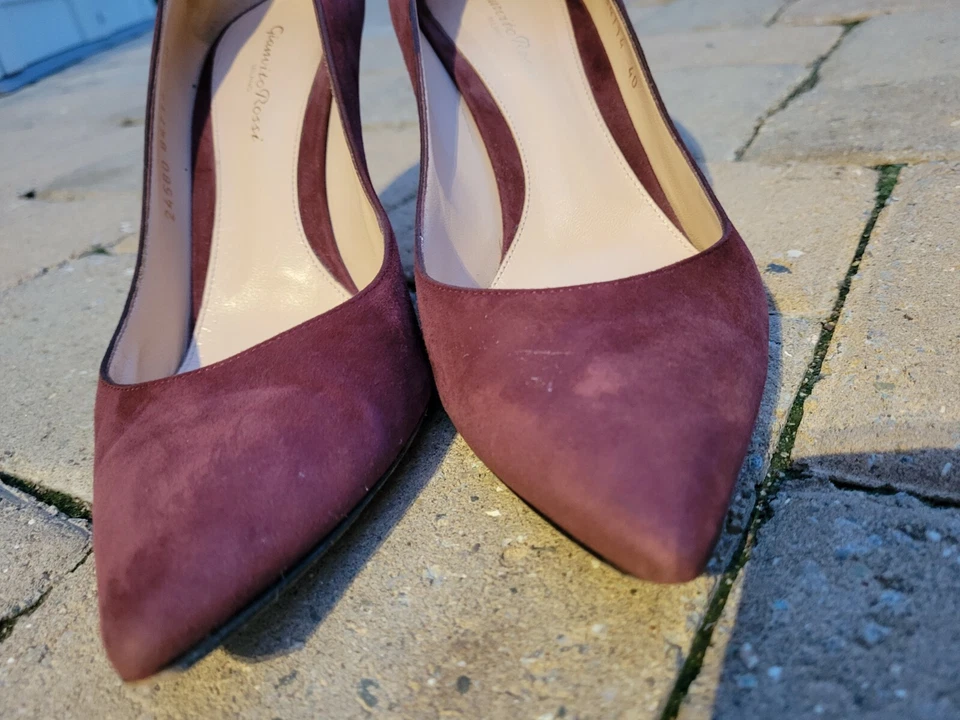 Zapatos de salón clásicos de gamuza GIANVITO ROSSI en granate/borgoña talla 40 EU Foto 3 de 4