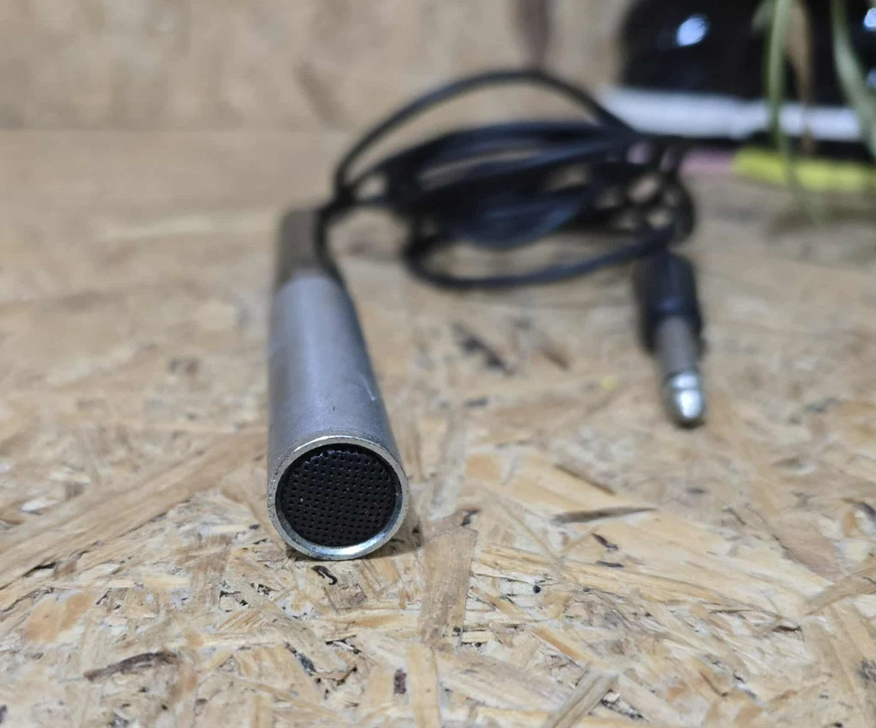 Realistic Dynamic Cardioid Microphone 70's LO-FI Japan Imp 600 10K Ohms Mic - Image 3 of 4