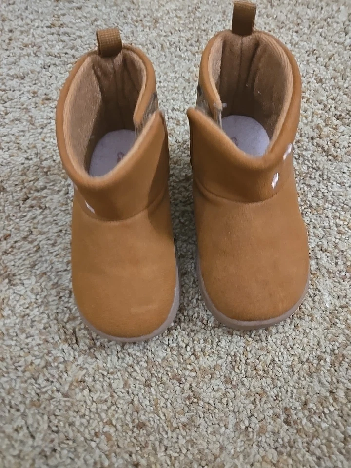 Botas Carter's para niña pequeña Foto 2 de 4