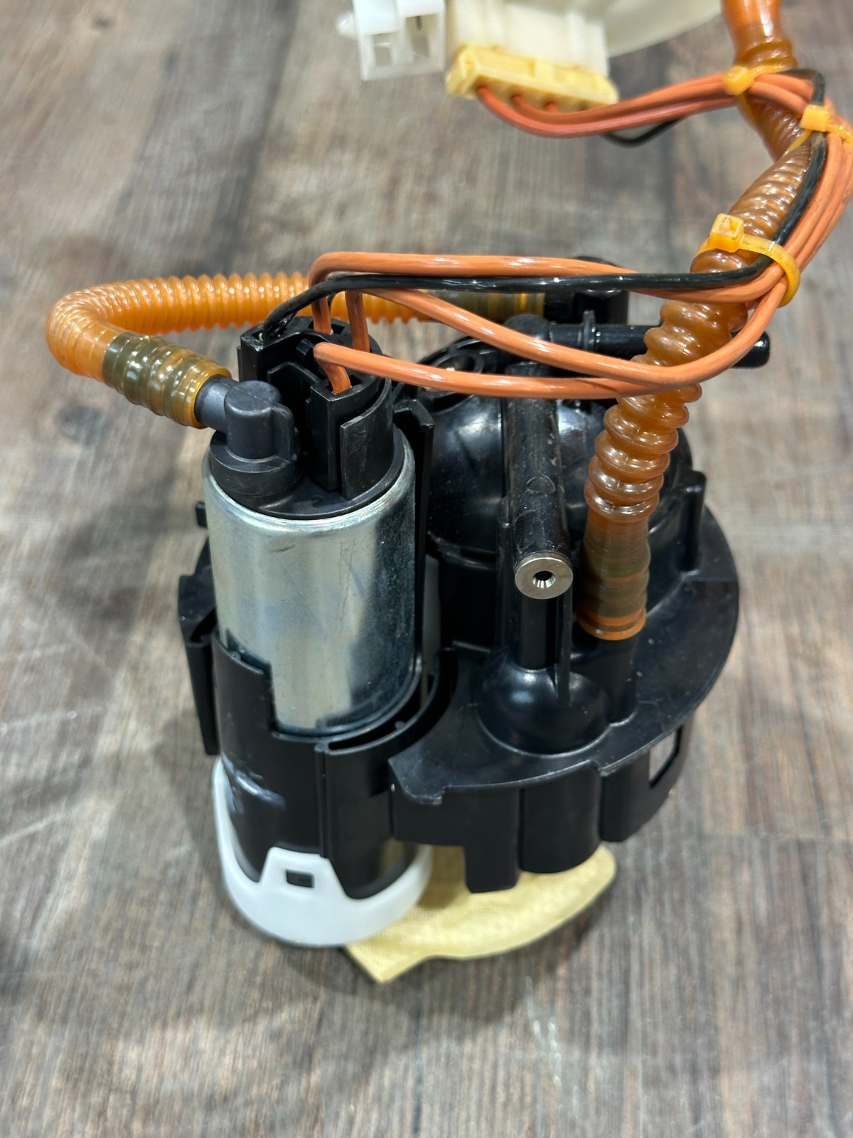 2018-2024 LAMBORGHINI URUS FUEL PUMP SENDER OEM