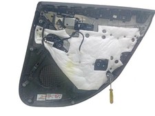 Porte arrière et accessoires Infiniti Q30