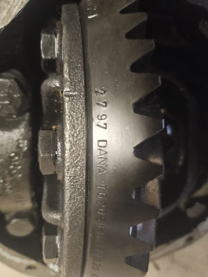 OEM 1997 FORD F250 3.55 DANA 50 4X4 FRONT AXLE DIFFERENTIAL ASSEMBLY OBS - Image 2 of 4