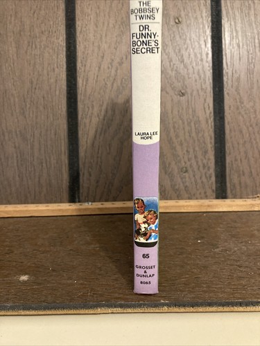 The Bobbsey Twins' Dr. Funnybone's Secret #65 Picture Cover Like New! - Picture 3 of 4
