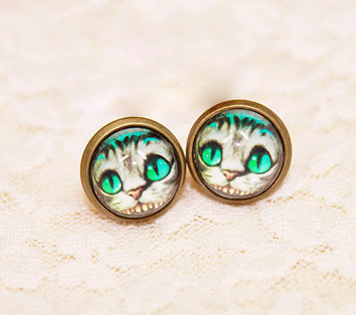 Alice in wonderland Cheshire Cat charm stud / clip on earrings multiple choices - Picture 1 of 1