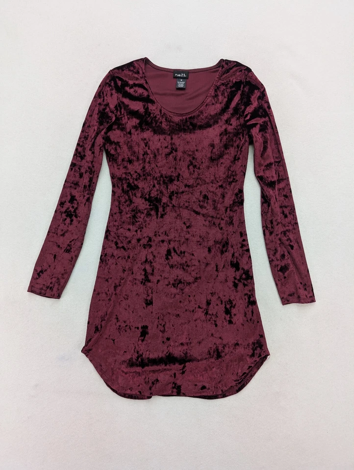 Vestido para mujer Rue21 talla M granate terciopelo manga larga bruja capricho Foto 2 de 4