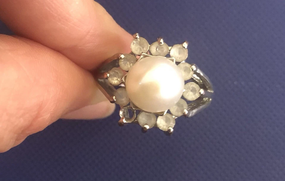Stunning White Pearl w/ Simulated Diamond Accents Halo Design Size 8.5 - Image 2 of 4