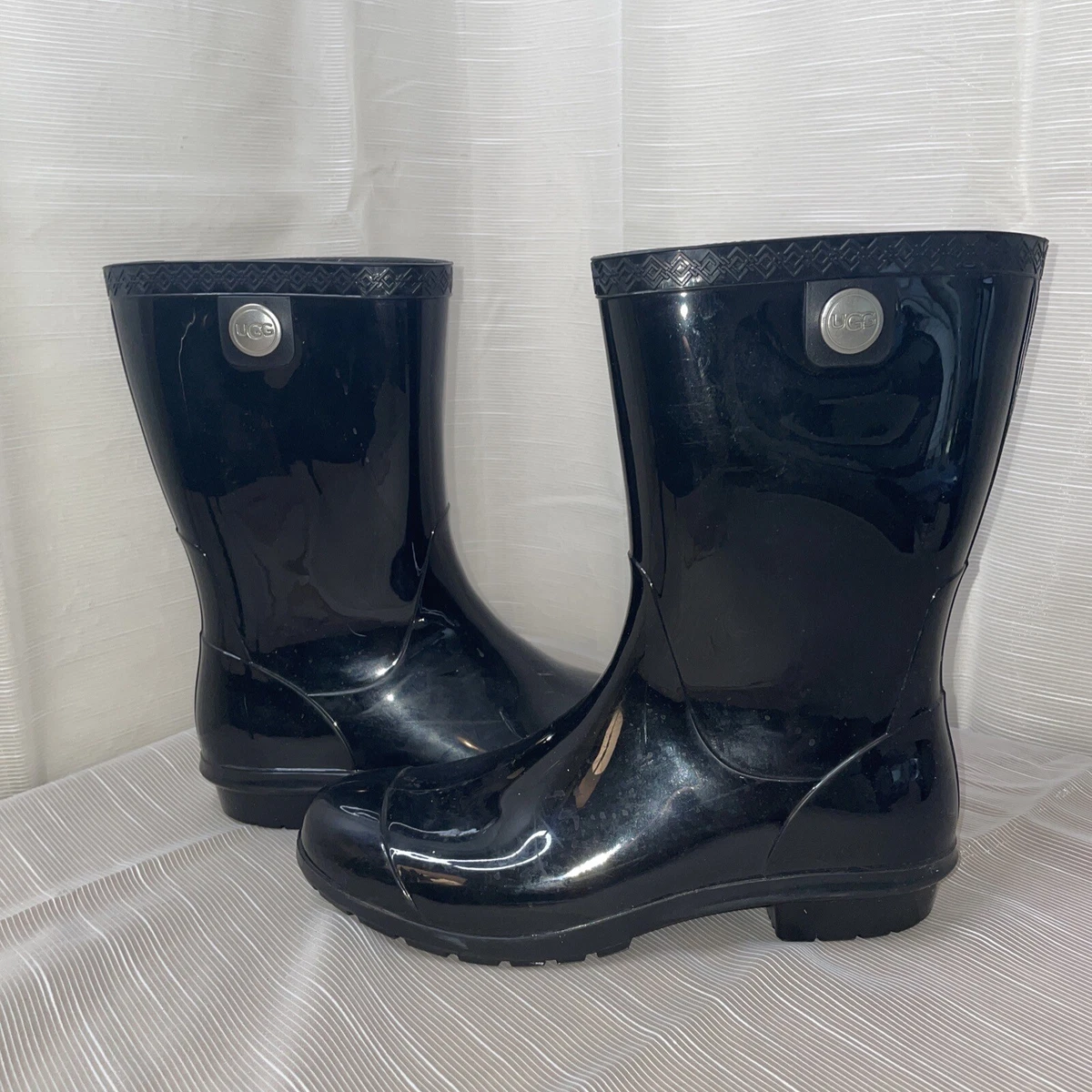 ugg rain boots size 9