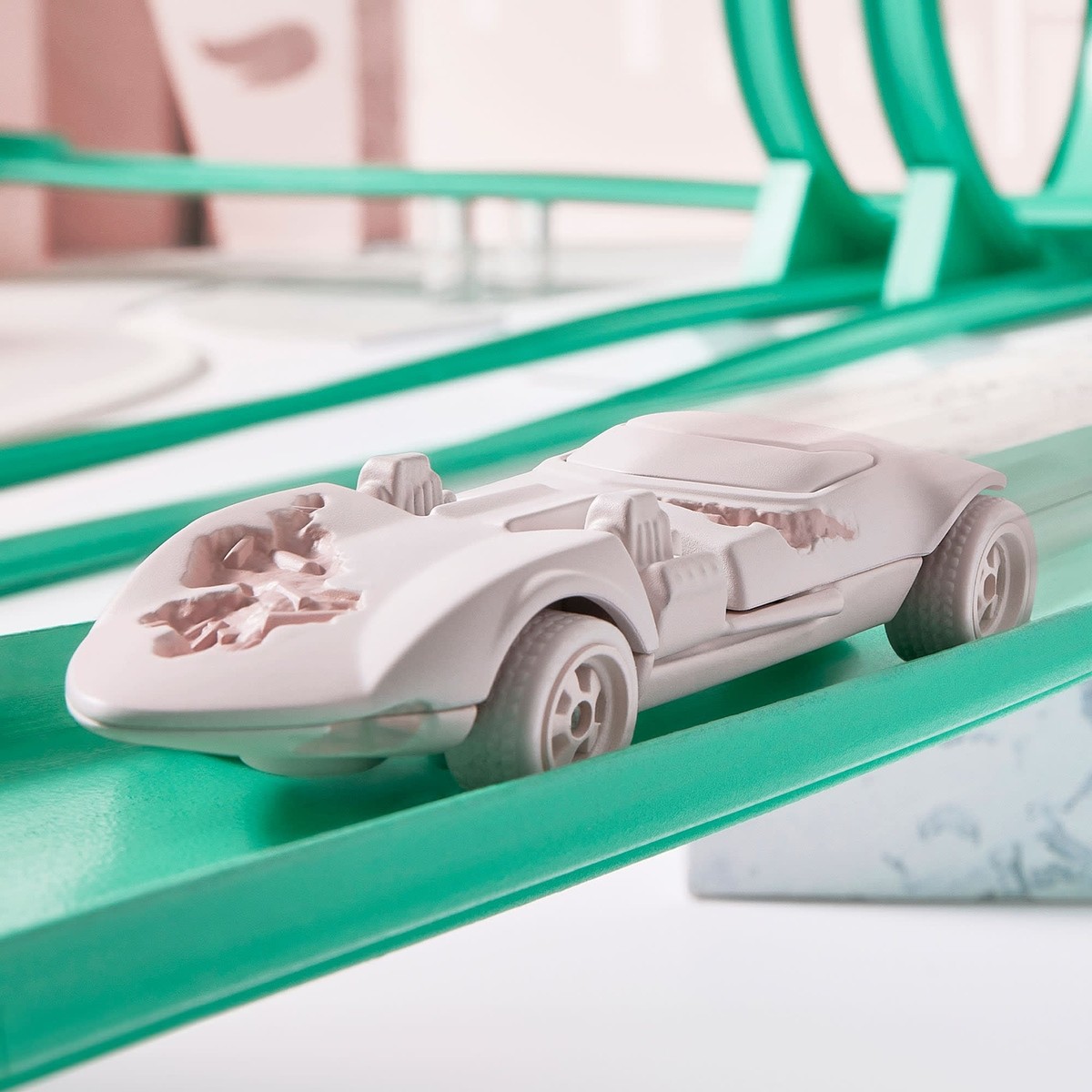 Hot Wheels x Daniel Arsham キーホルダー Hot Wheels x Daniel Arsham Car and Rally Case Set | Mattel