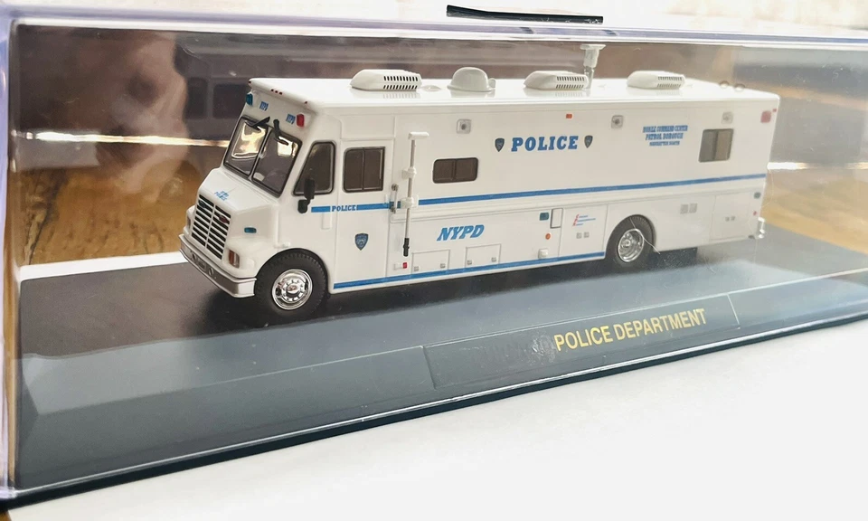 Camión puesto de mando móvil personalizado raro Greenlight NYPD edición limitada 1/64 Foto 3 de 4