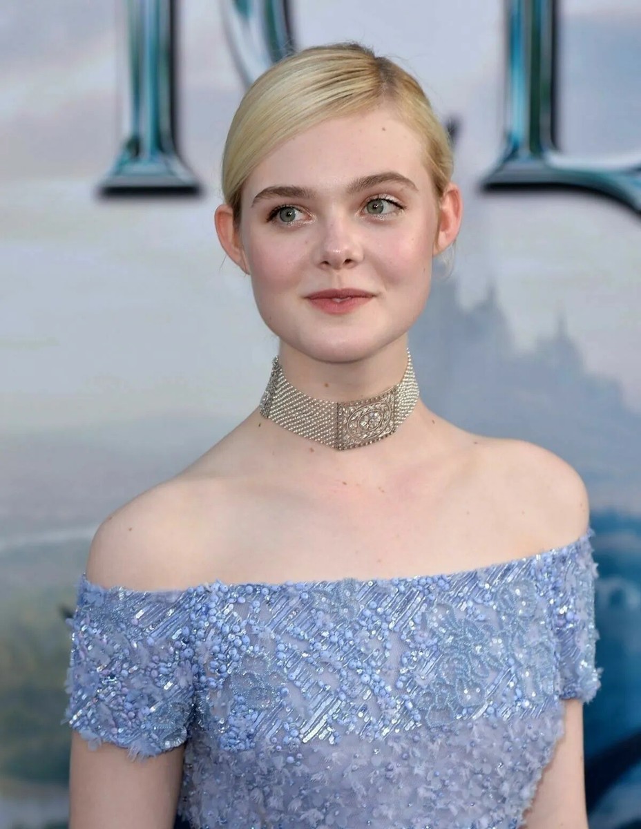 elle fanning blue dress Wearing 8x10 PHOTO PRINT elle fanning blue dress cannes