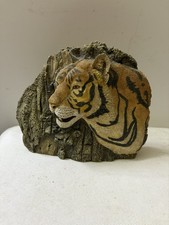 Tiger head bark effect background sculpture,figure,ornament,Leonardo