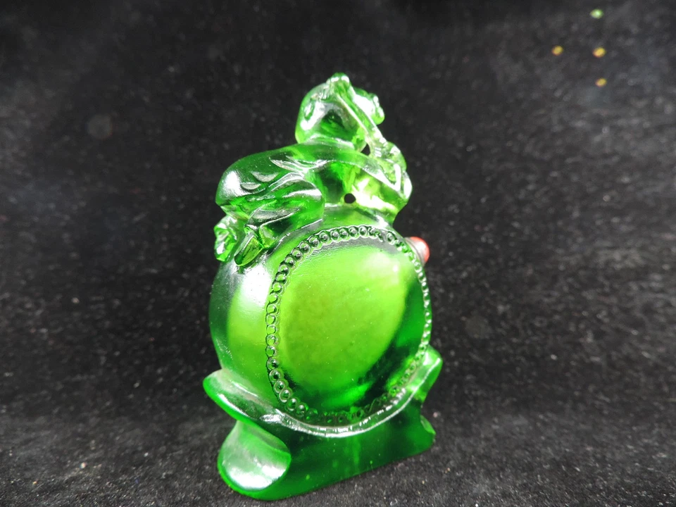 Botella de tabaco de vidrio de Pekín china tallada a mano para niños Foto 4 de 4