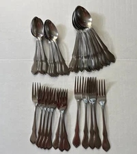 SSS Oneida Trinity Flatware Stainless Lot Of 38 - Forks & Spoons