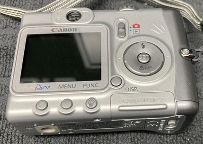 CANON PowerShot A520 Digital Camera w/ 2GB SD Card - COMPLETE IN