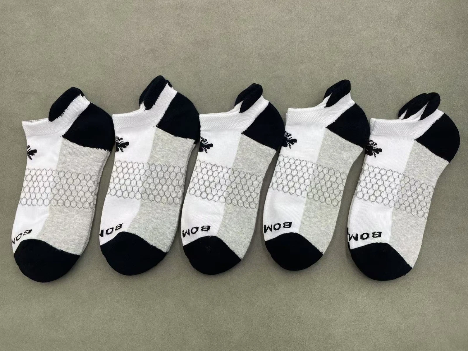 Bombas 5 pairs Women's Solid Ankle socks Size MEDIUM 8-10.5 White & Black