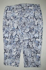 NEW Womens Chico's Pull-On Stretch Capris. Size 1 8 Blue Print.
