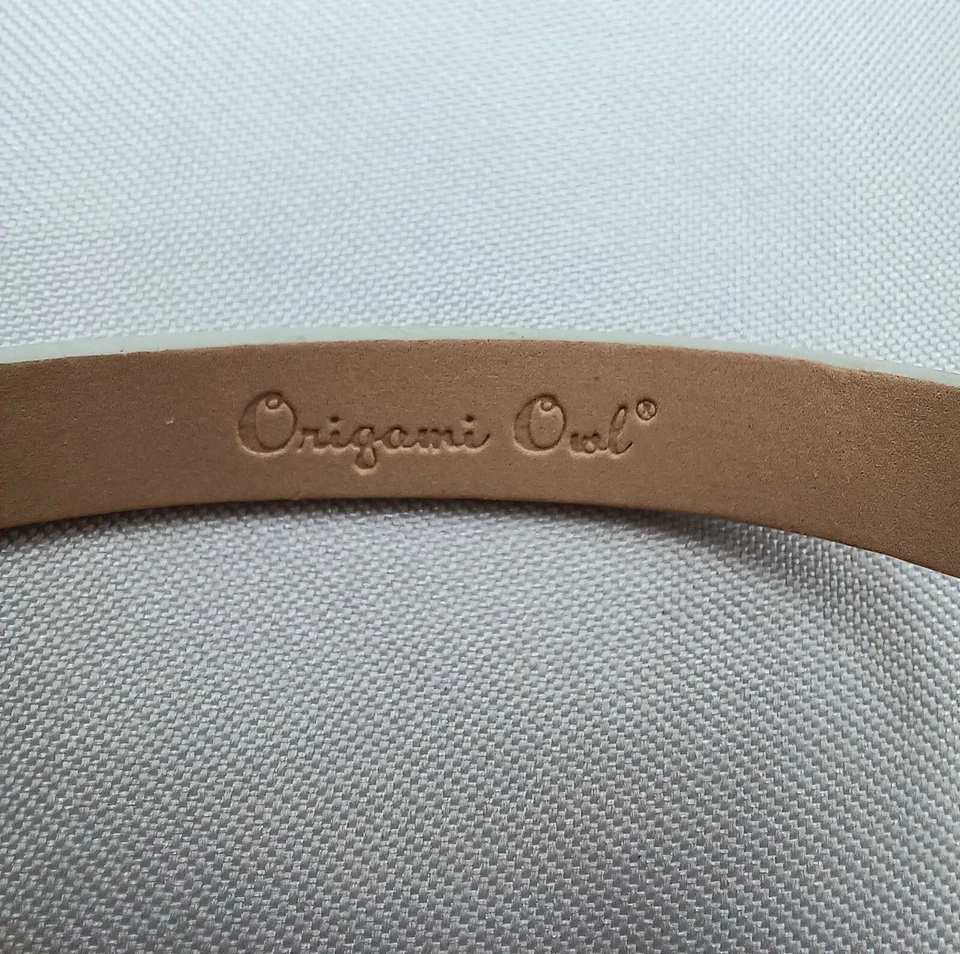 Banda pulsera envolvente de plata metálica Origami Owl con medallón y dijes Foto 3 de 4