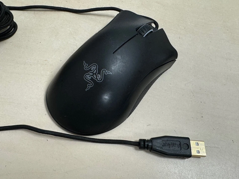Razer DeathAdder Gaming Maus - RGB USB kabelgebunden optisch ergonomisch