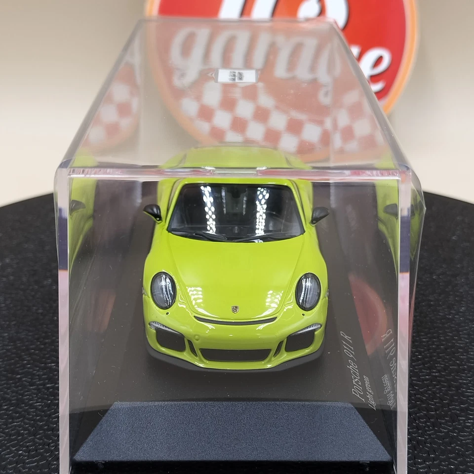 MINICHAMPS 1/43 Porsche 911 R 2016 991 green 413066267 Sums Model - Image 3 of 4