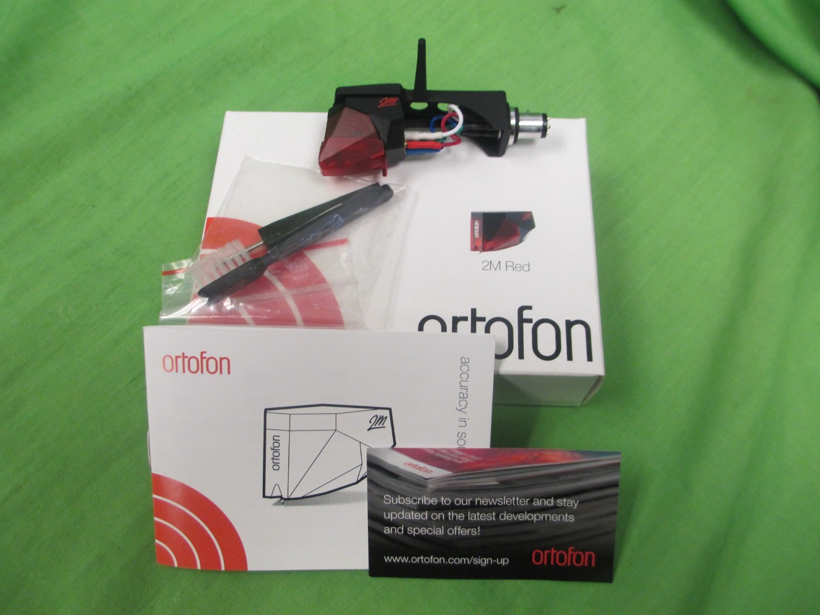 ORTOFON 2M Red ON PIONEER  TYPE HEADSHELL NEW GENUINE IN BOX & ALL ACCESSORIES