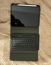 JESPIX Black Keyboard Folio Case for Apple iPad 10.9in Built-In Keyboard