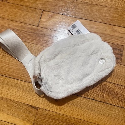 LULULEMON Everywhere Belt Bag *Plush Fleece NWT Bone/Silver