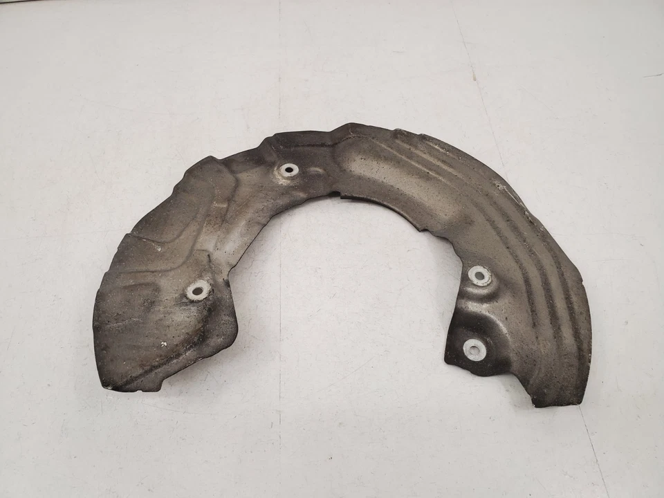 ✅ 08-13 OEM BMW E82 E88 135 Cubierta protectora antipolvo freno lado pasajero delantero derecho Foto 4 de 4