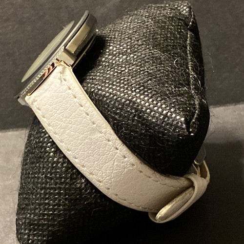 Damen Vellaccio V New York Quarz 2187 Weiß Leder Wasserdicht Japan  - Bild 5 von 10