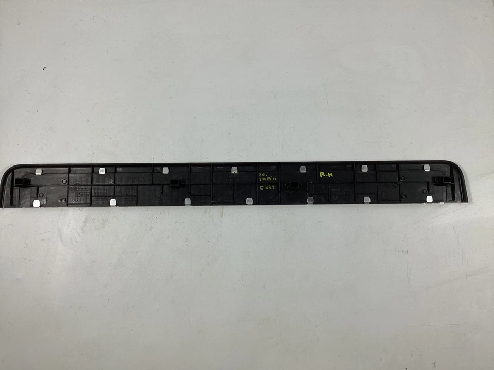 Infiniti EX35 2008-2012 placa de umbral de puerta trasera derecha borde de escalón 769B011BA0A OEM. Foto 4 de 4