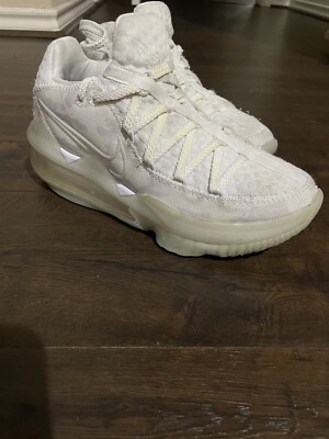 2020 Nike LeBron 17 Low White Camo Size 4.5 men display picture 2
