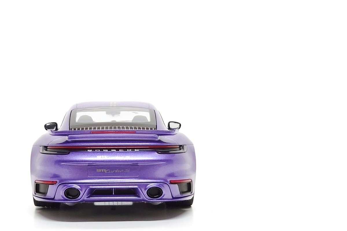 Minichamps 1:18 Porsche 911 Turbo S (992) 20 Years China Minichamps 1:18 Porsche 911 Turbo S (992) 20 Years China
