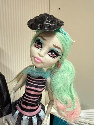 Monster High Puppe Mattel Love in Scaris Rochelle Goyle Doll CGH17 First Wave G1