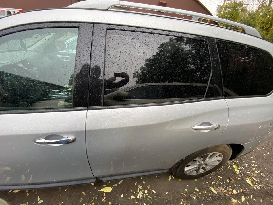 Used Rear Left Door Assembly Rear Side fits: 2016 Nissan Pathfinder electric w/o Foto 2 de 4